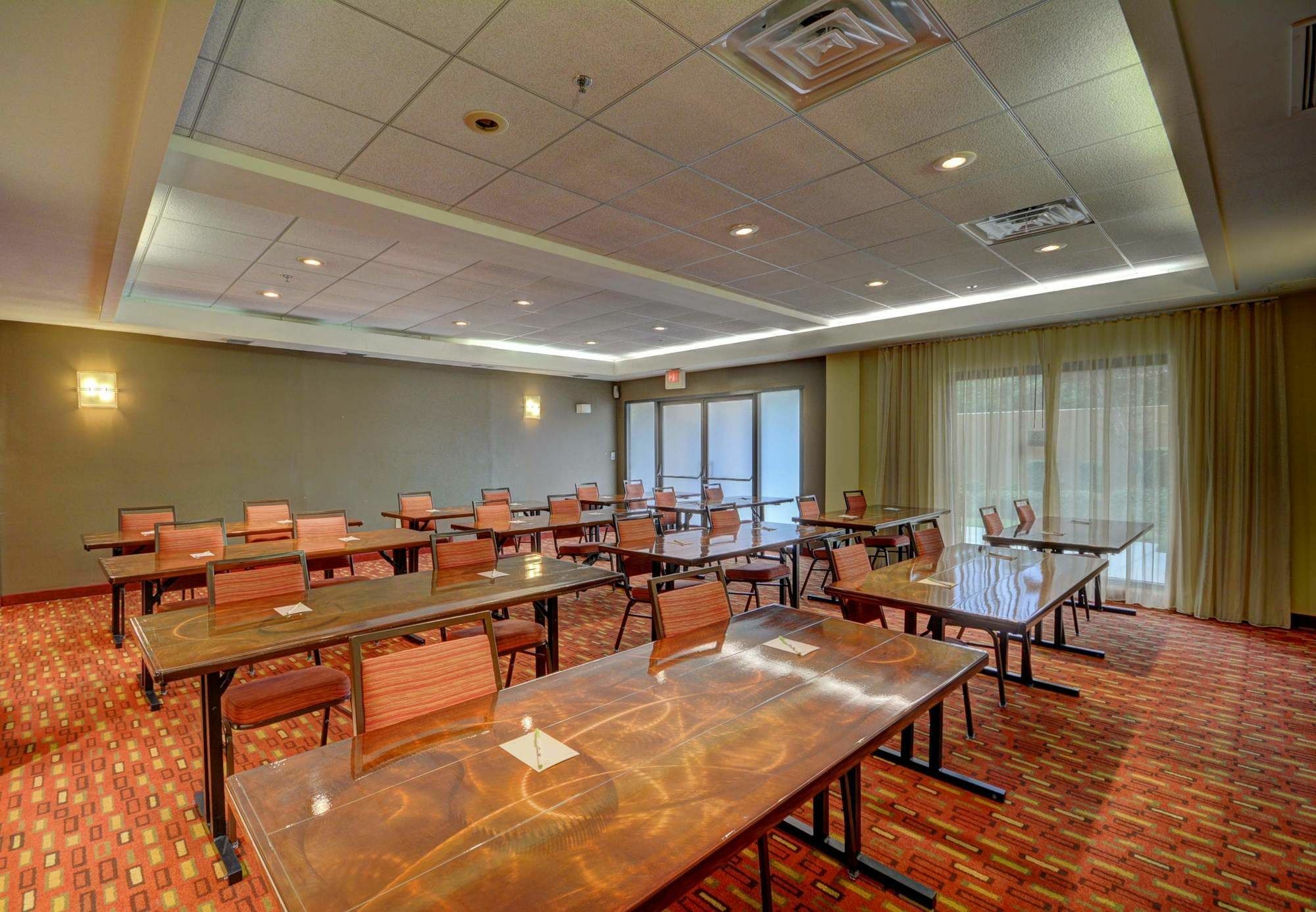 Готель Courtyard Lafayette Airport Екстер'єр фото
